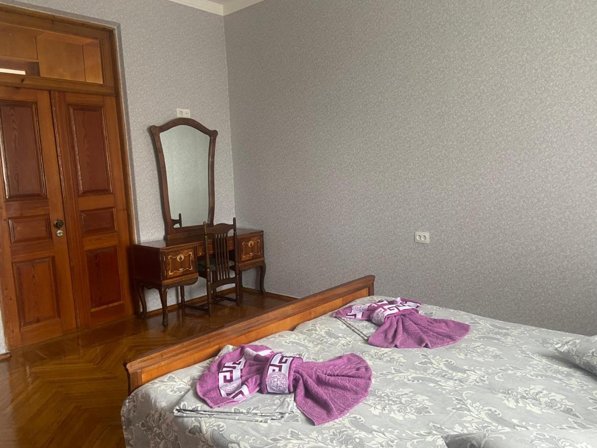 Luka Family Guest House Batumi Eksteriør bilde
